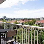 37R Magnificent District Views 2Bedroom Abnb Apt With Free Parking