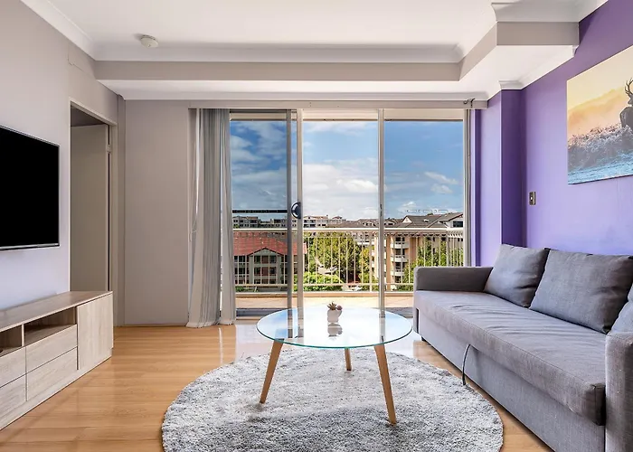37R Magnificent District Views 2Bedroom Abnb Apt With Free Parking