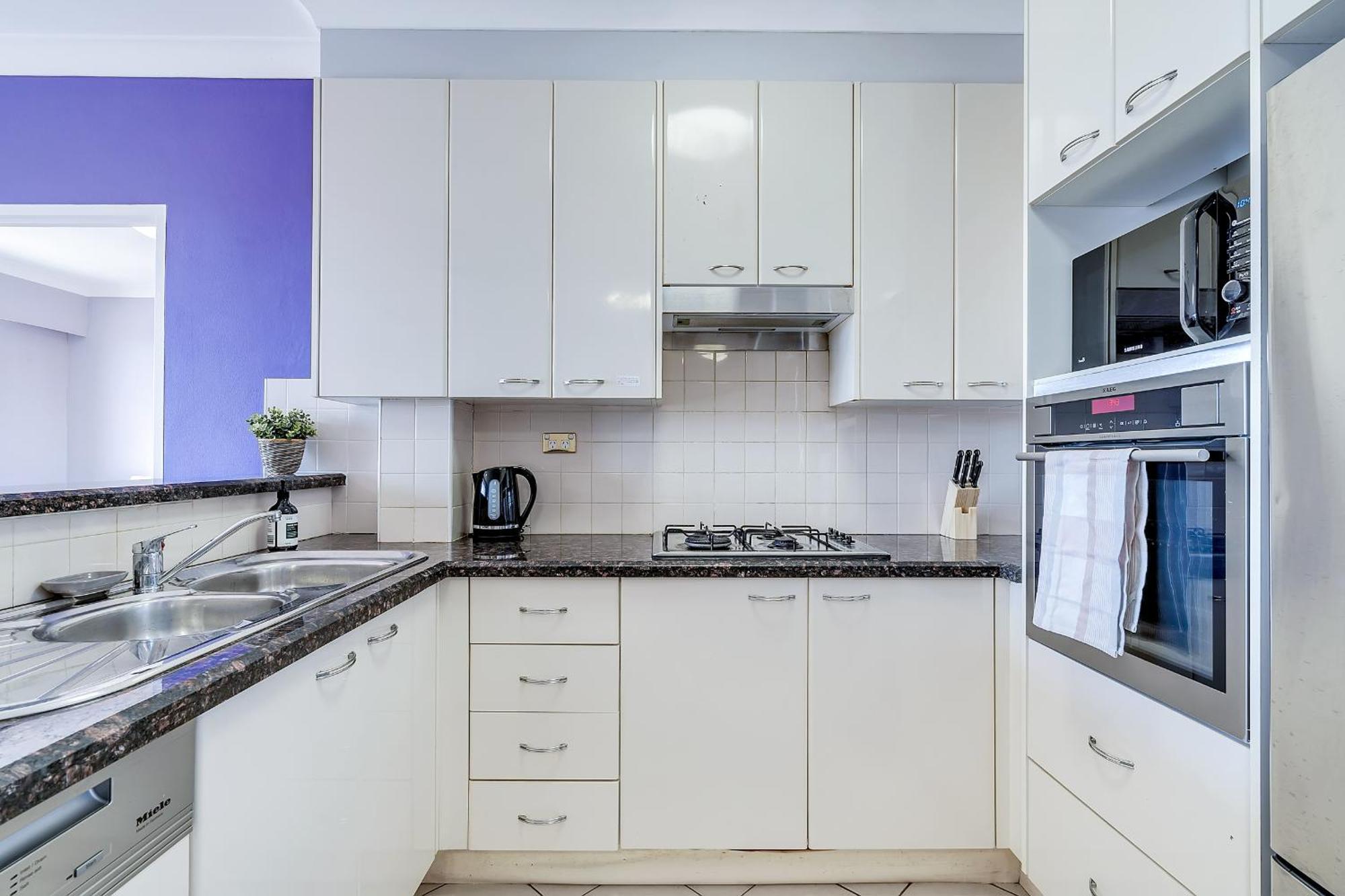 37r Magnificent District Views 2bedroom Abnb With Free Parking Apartment *