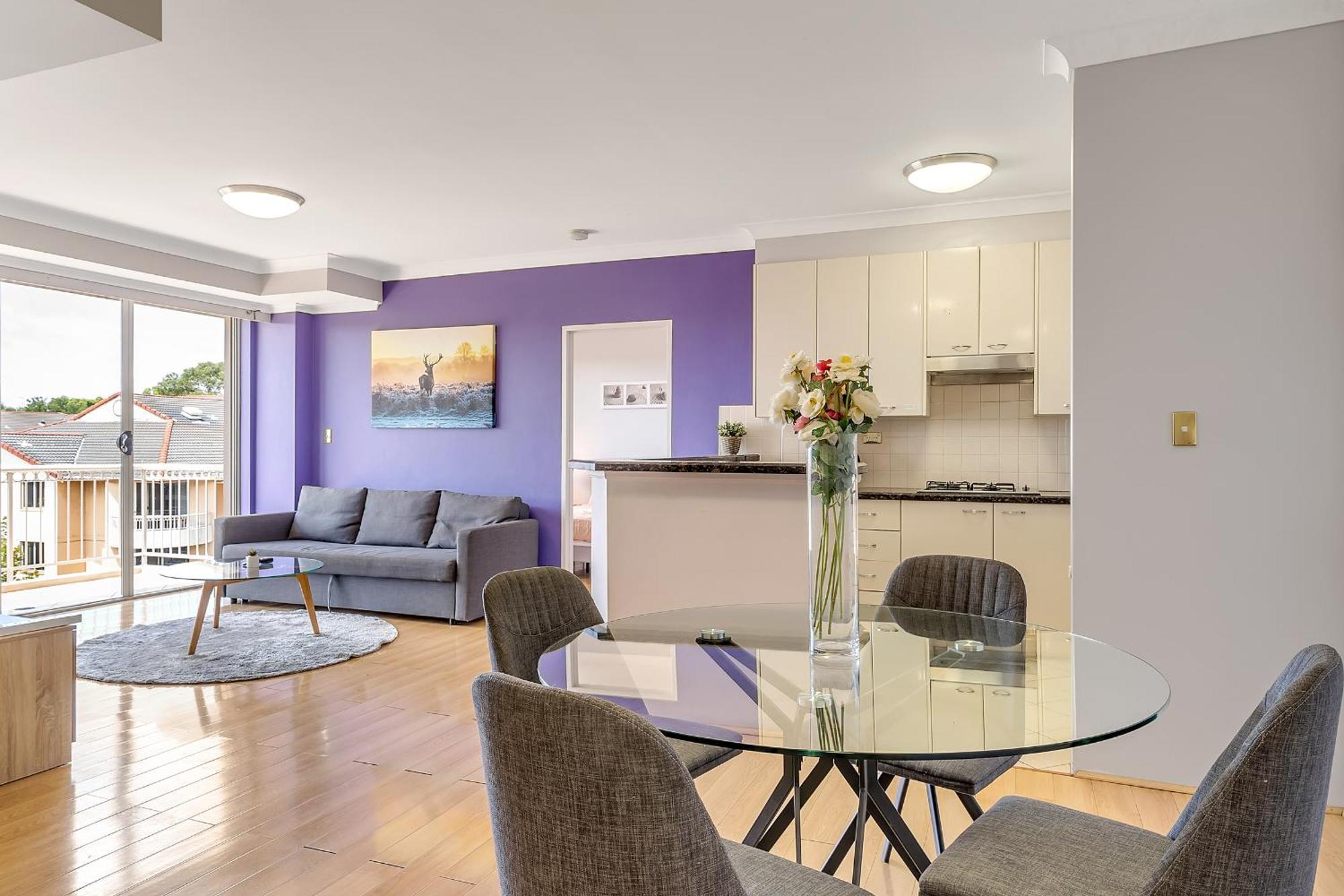 Apartment 37r Magnificent District Views 2bedroom Abnb With Free Parking *